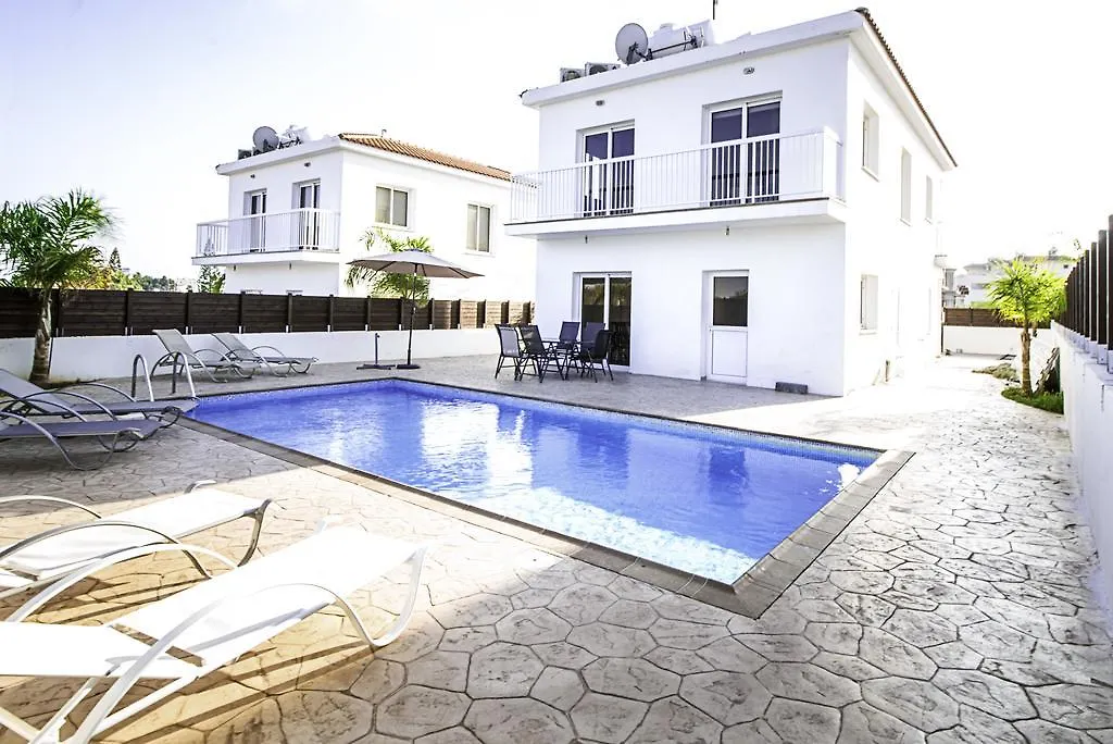 Nissi Villa Gintare أيا نابا